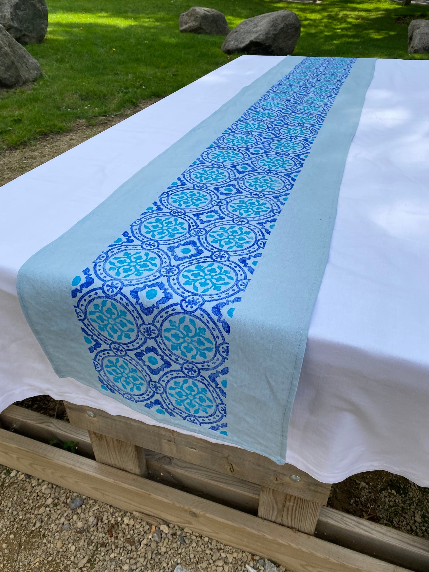 Linen table runners