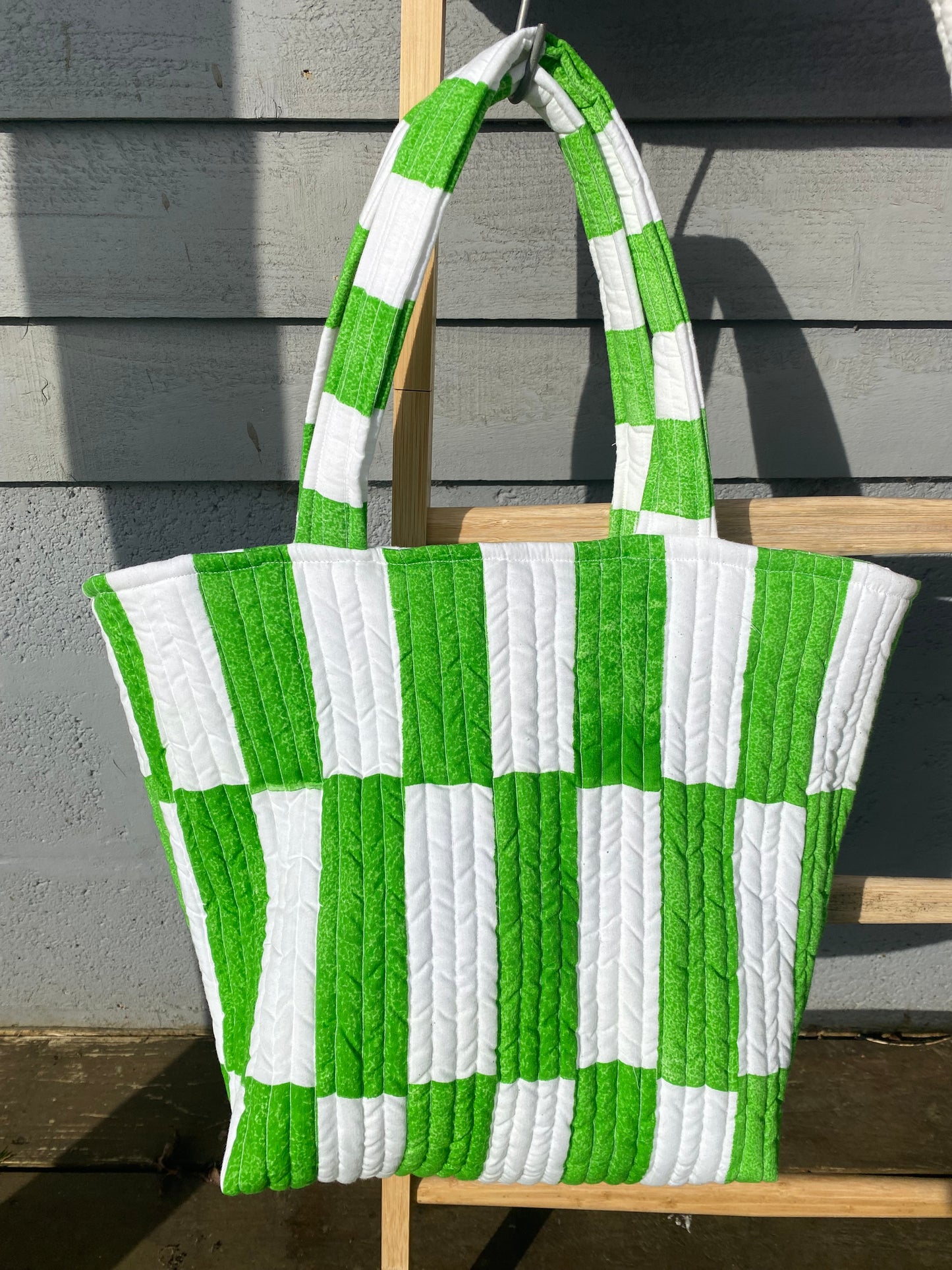 Block check print quilted tote bag - green