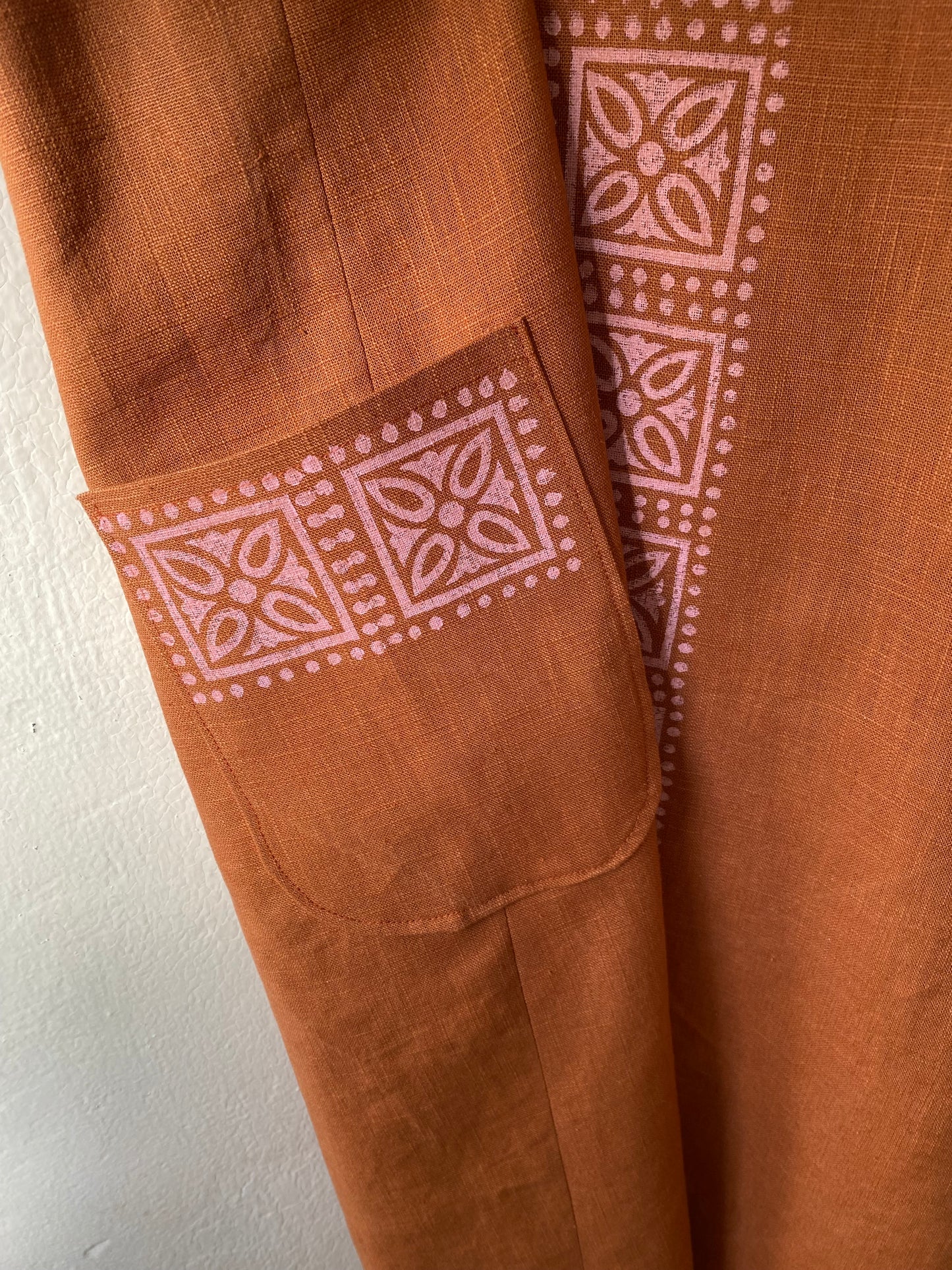 Linen cross back apron