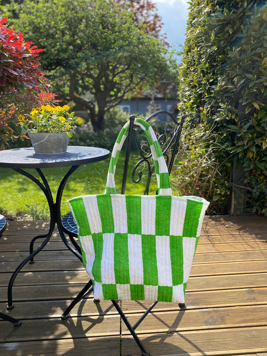 Block check print quilted tote bag - green