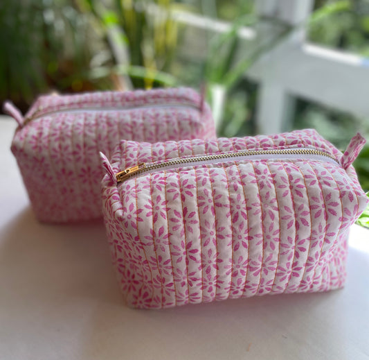 Mini Daisy wash bag