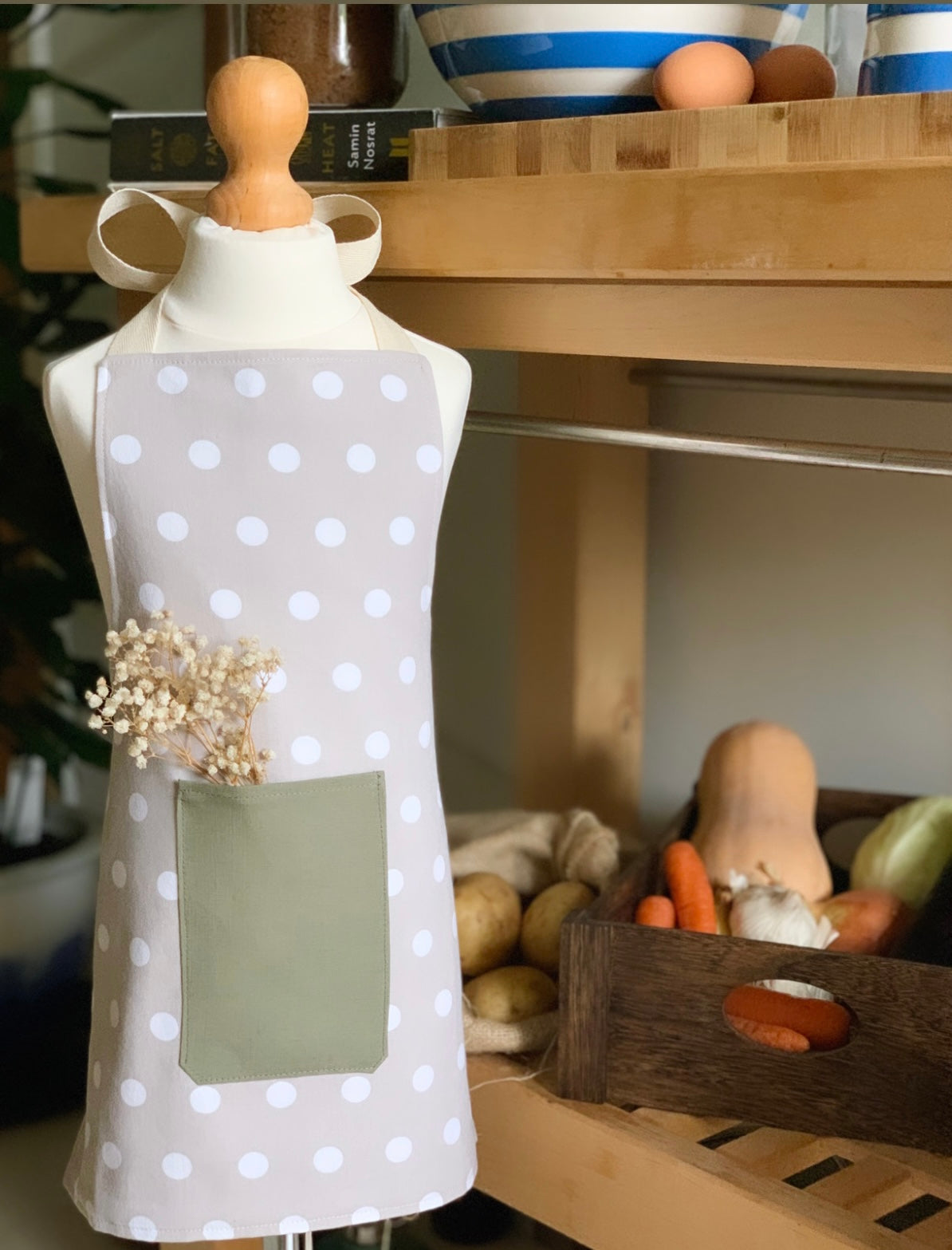 The mini dotty children’s apron